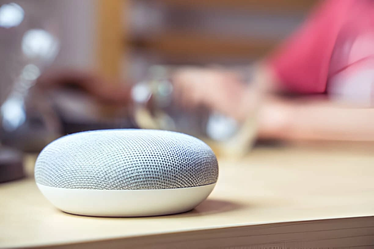 funções absurdas da Alexa e Google Home Pod