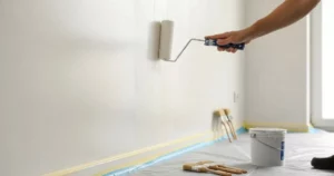 Pintura de Parede Sem Manchar. Parede sendo pintada