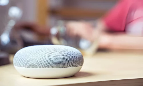 funções absurdas da Alexa e Google Home Pod